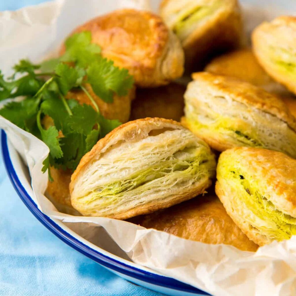 Vegetable curry puffs